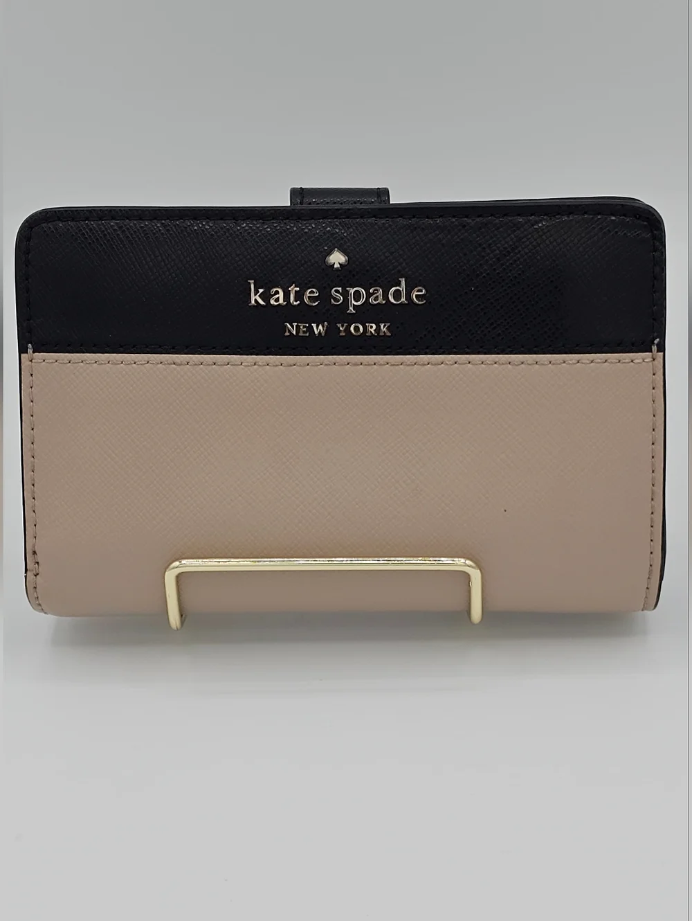 KATE SPADE Black and Beige Colorblock Compact Pebbled Leather‎ Wallet